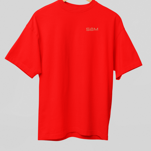 Camiseta Roja Oversized Logo Dorado