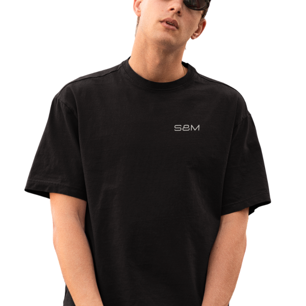 Camiseta Negra Oversized Logo Blanco